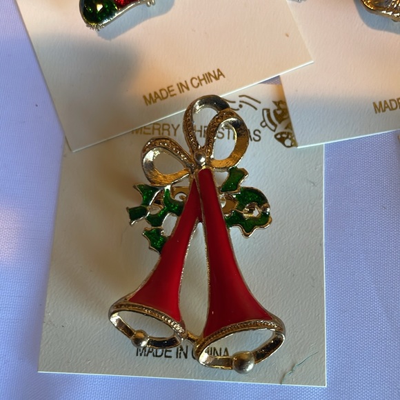 Set of 7 Vintage Enamel Christmas Pins. New. - Picture 7 of 12